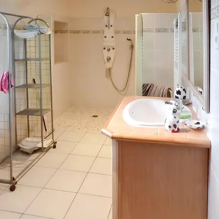 Maison Charmante A Avec Jardin Spacieux Vakantiehuis *