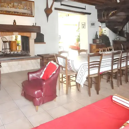 Maison Charmante A Avec Jardin Spacieux Bernac-Dessus