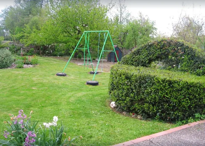 Hébergement de vacances Maison De 5 Avec Jardin Clos Et Wifi A Dessus Bernac-Dessus